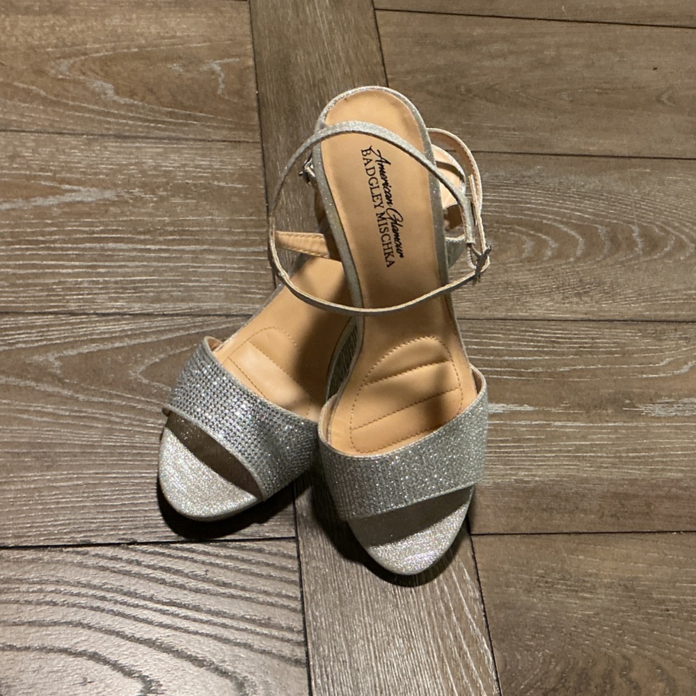 Badgley Mischka Glittering Silver Heels size 8.5